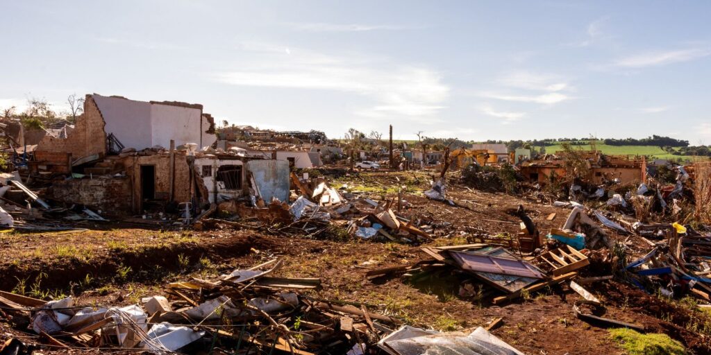 medicos-e-psicologos-do-sus-atendem-vitimas-do-tornado-no-parana