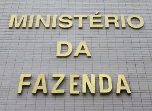 cmn-adia-bloqueio-ambiental-no-credito-rural-para-2027