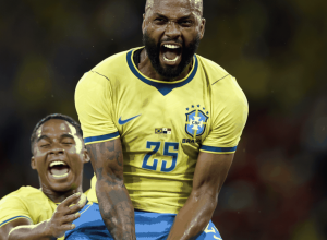 ancelotti-escala-2-times-e-selecao-se-despede-com-goleada-sobre-panama